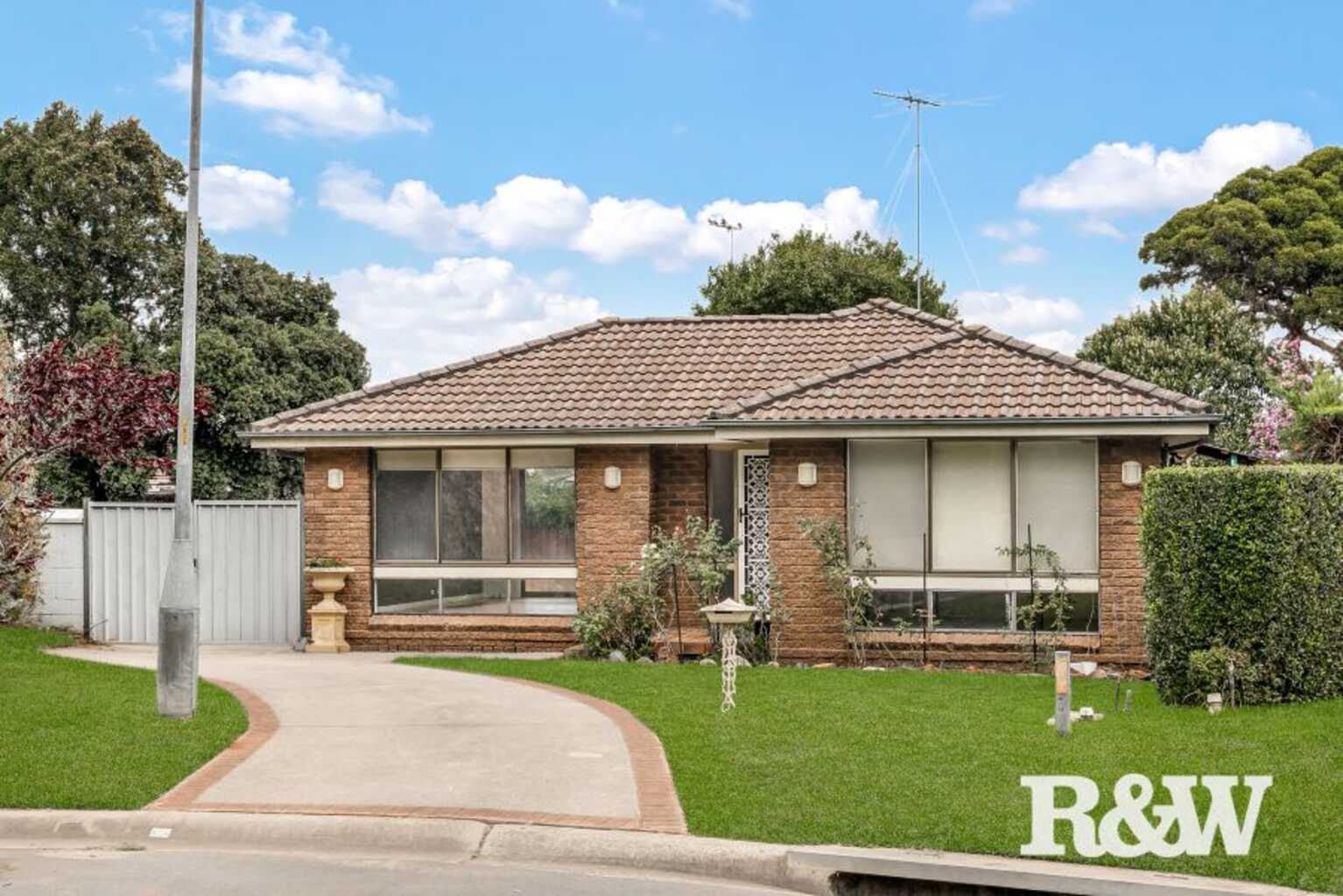 4 Galah Close St Clair