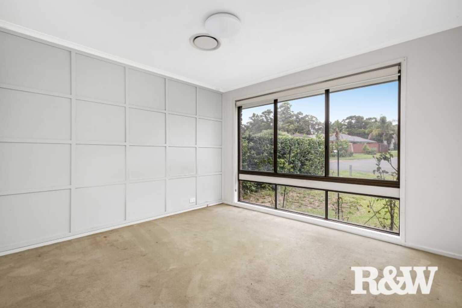 4 Galah Close St Clair