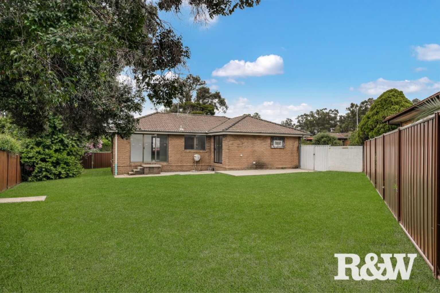 4 Galah Close St Clair