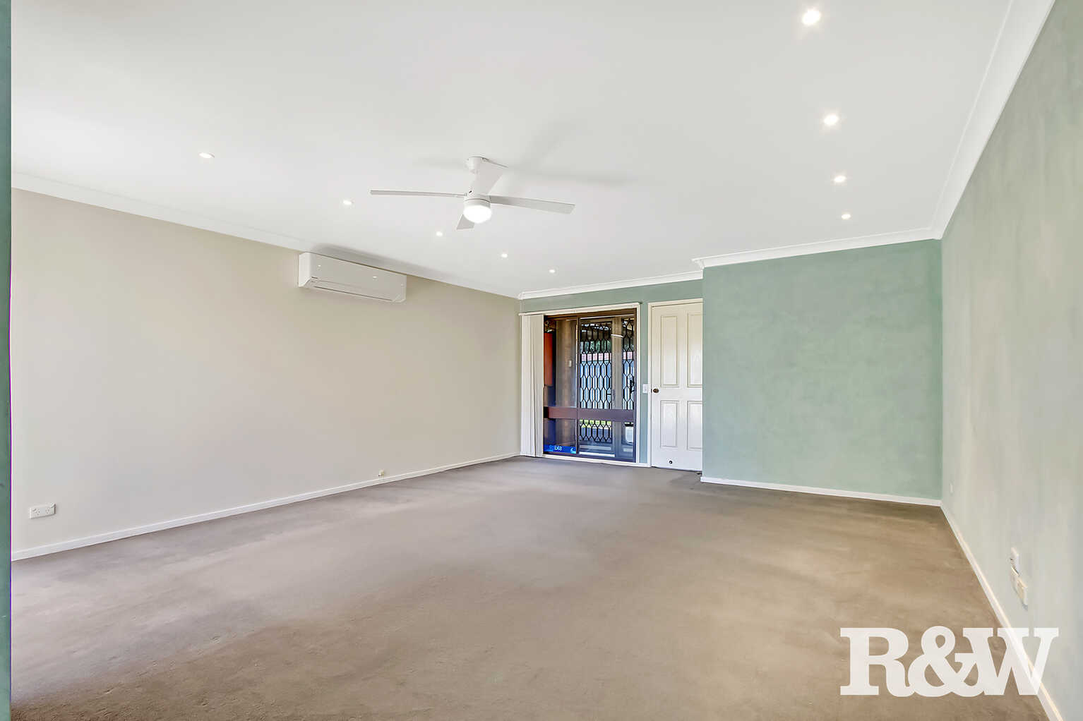 56 Timesweep Drive St Clair