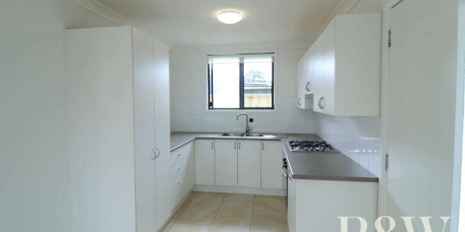 37A Madison Circuit St Clair
