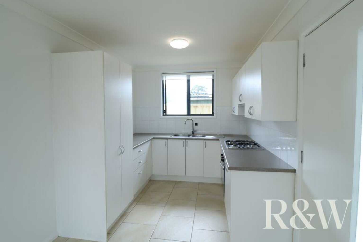 37A Madison Circuit St Clair