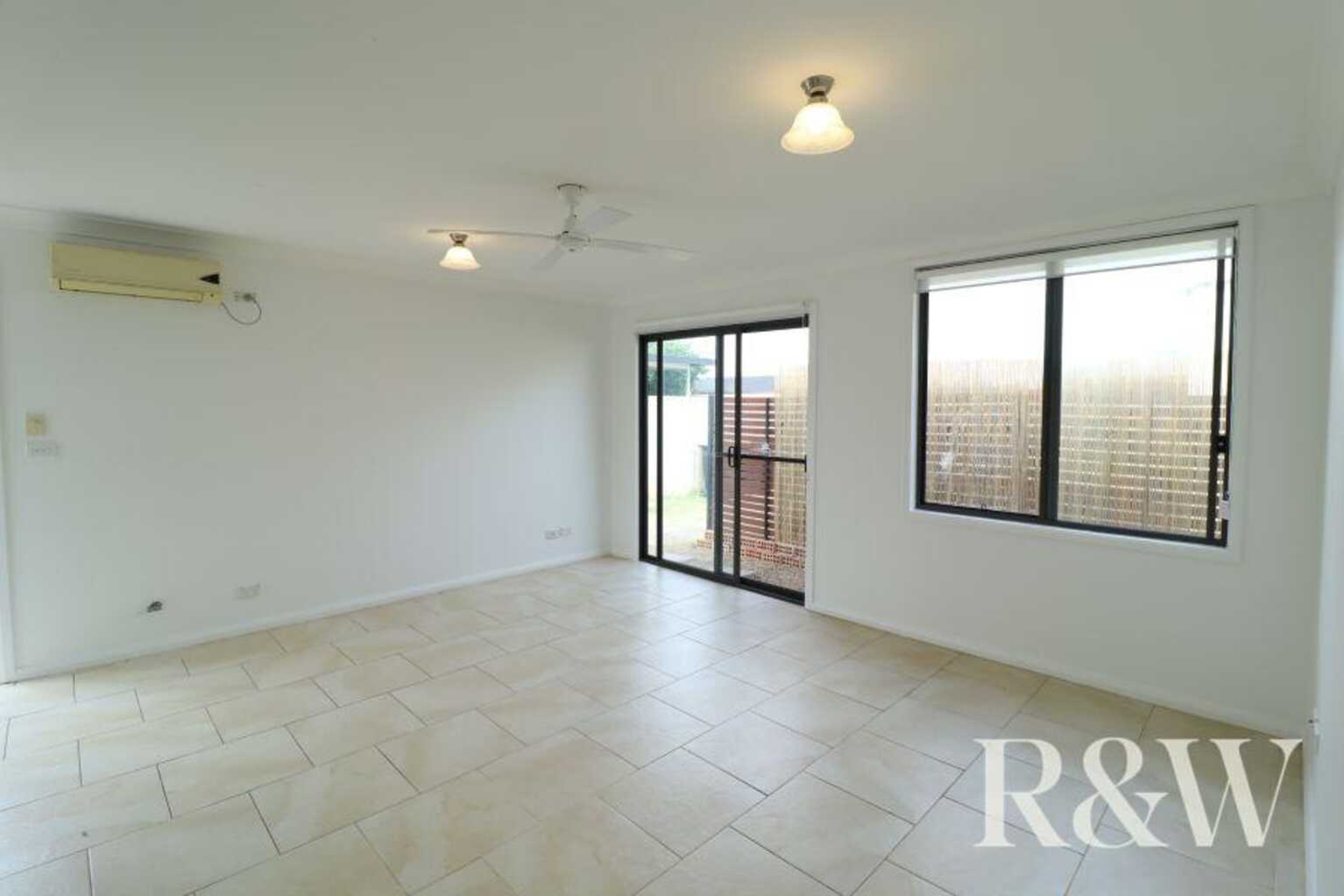 37A Madison Circuit St Clair