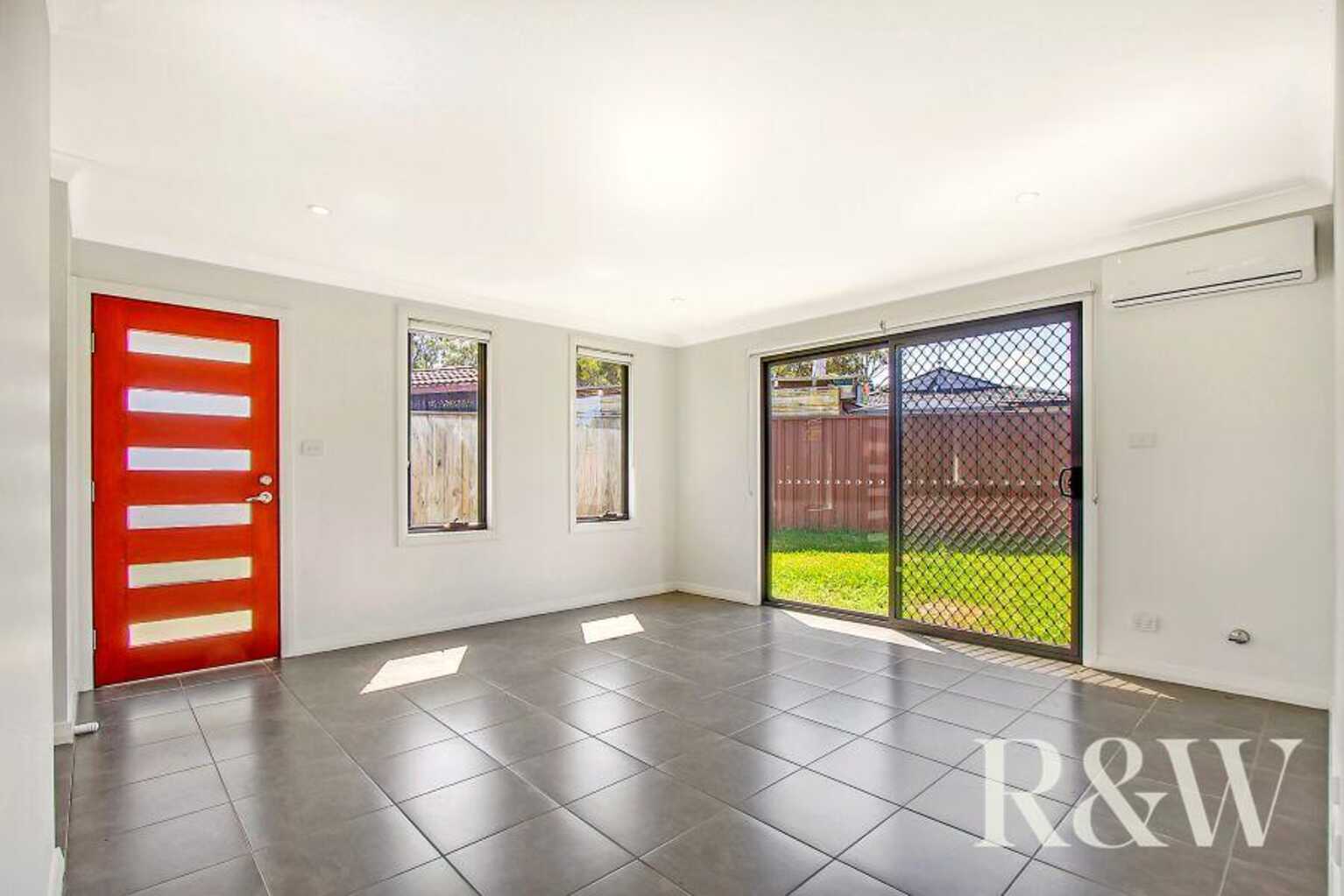 6A Bowerbird Crescent St Clair