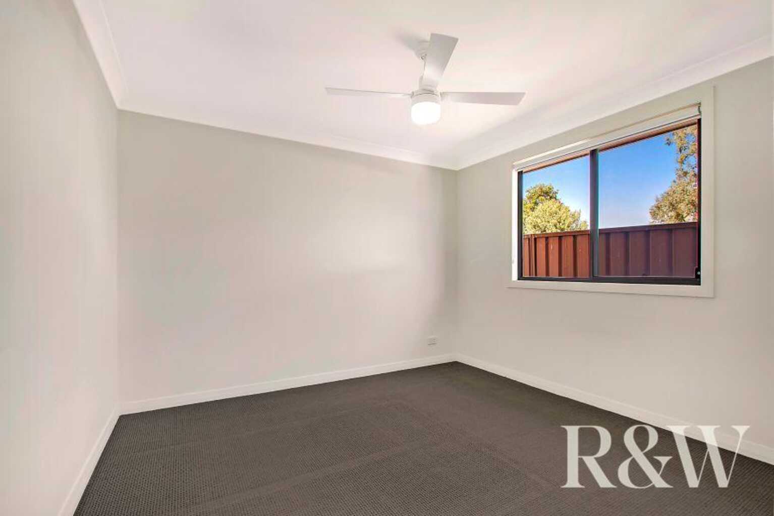 6A Bowerbird Crescent St Clair