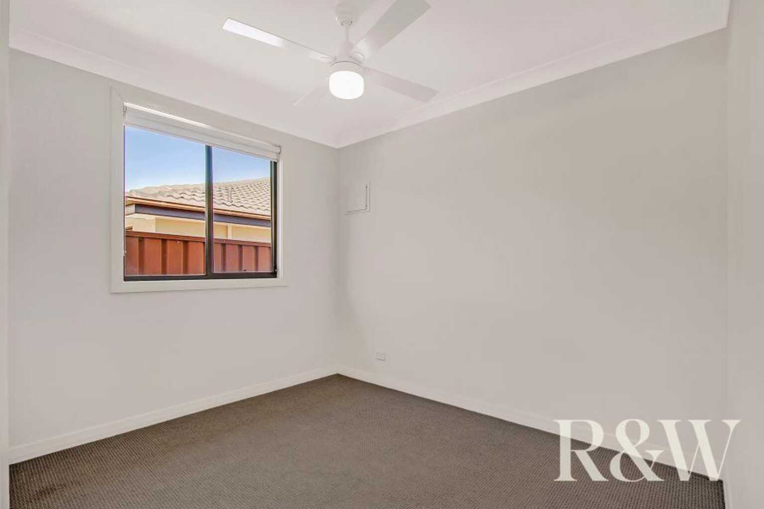 6A Bowerbird Crescent St Clair