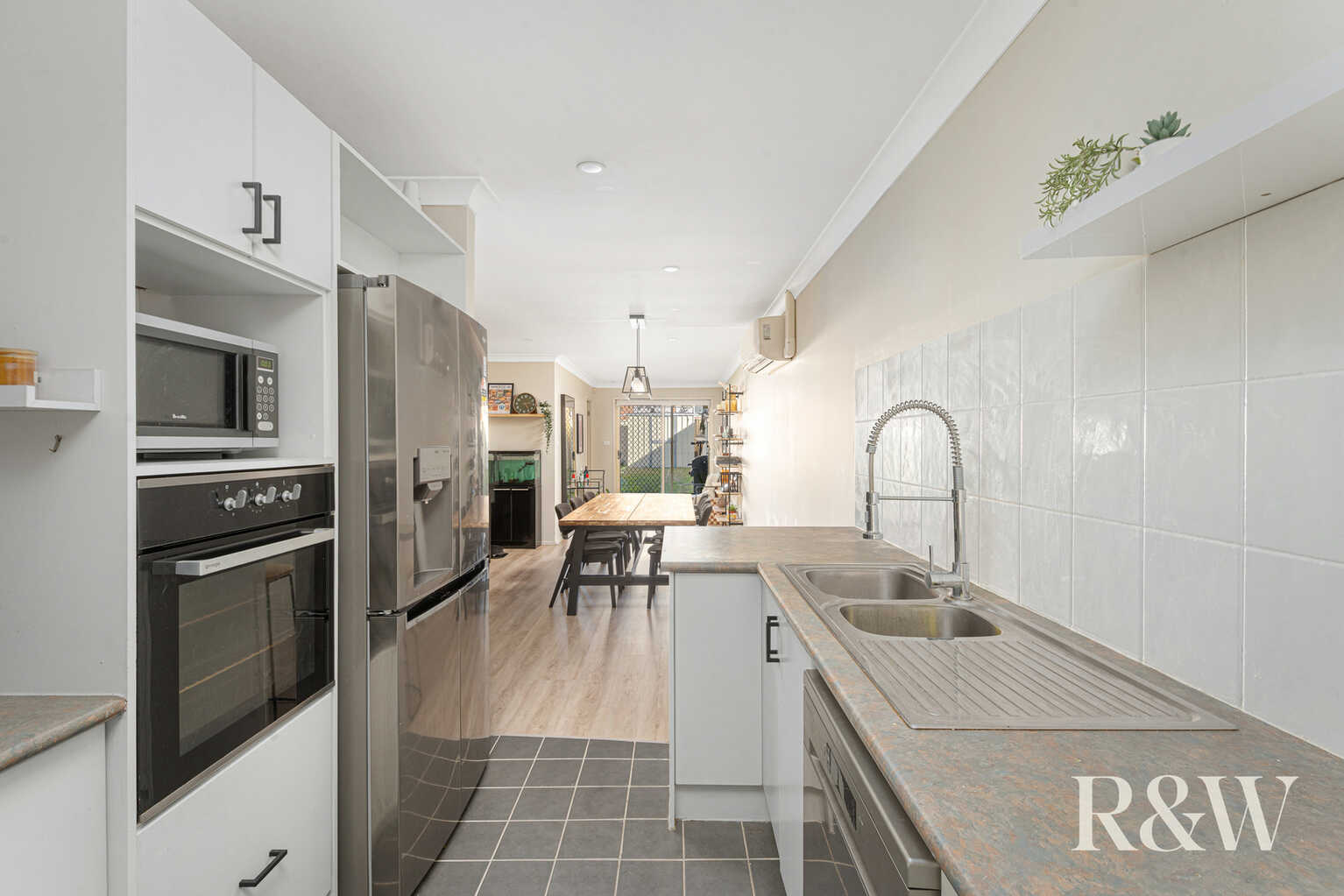 1/6 Brisbane Street Oxley Park