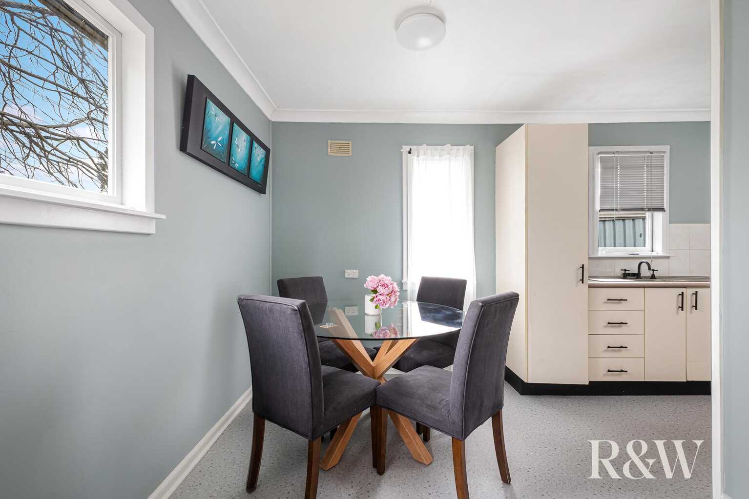 27 & 27A Ellsworth Drive Tregear 27 & 27A Ellsworth Drive Tregear