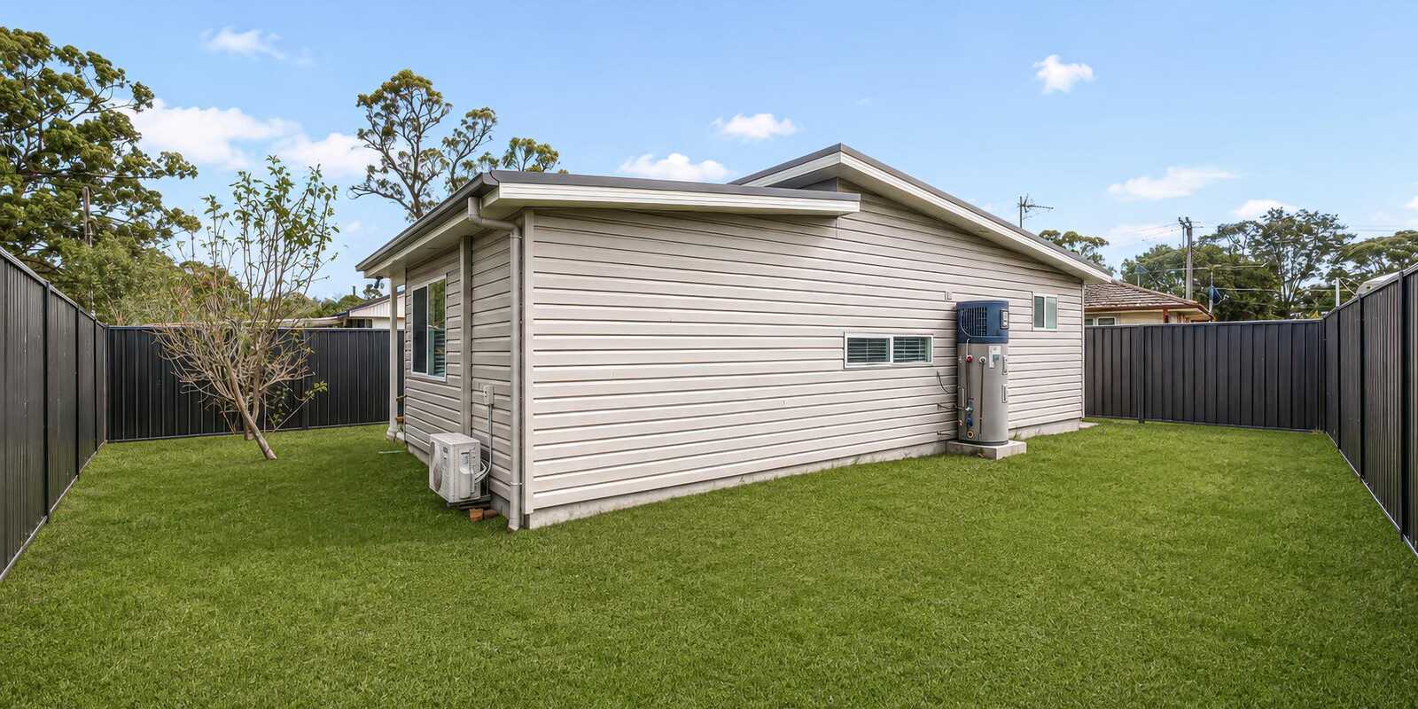 27 & 27A Ellsworth Drive Tregear 27 & 27A Ellsworth Drive Tregear