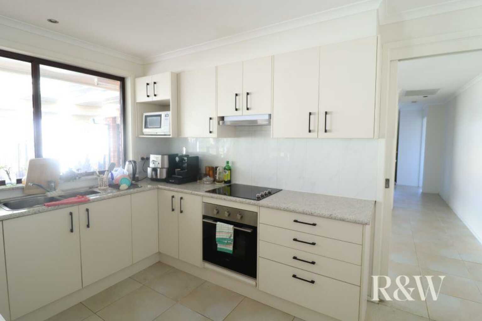 7 Eucumbene Place St Clair