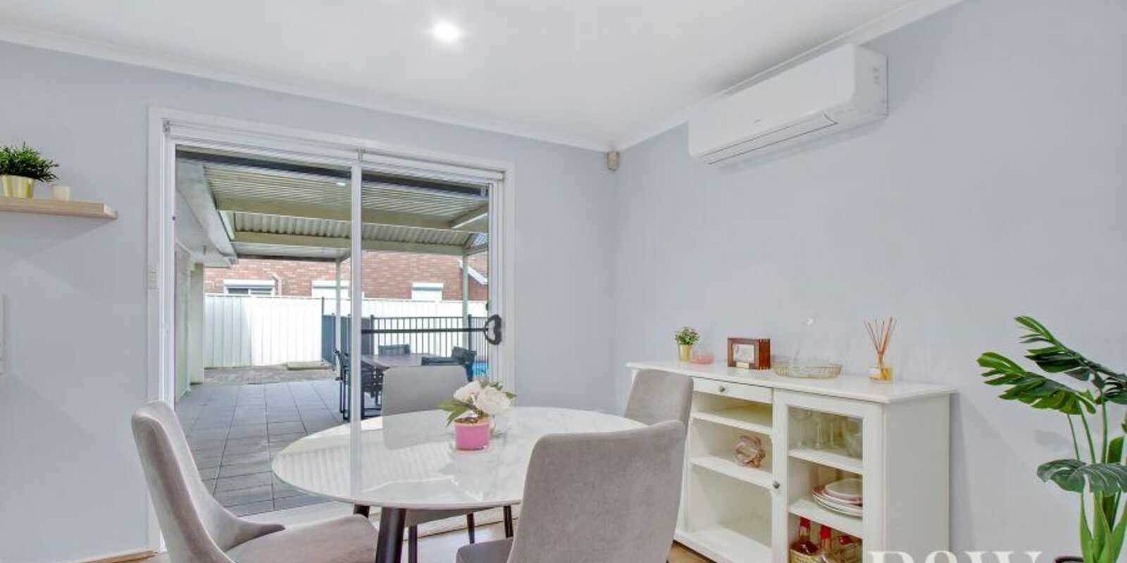 4 Como Close St Clair