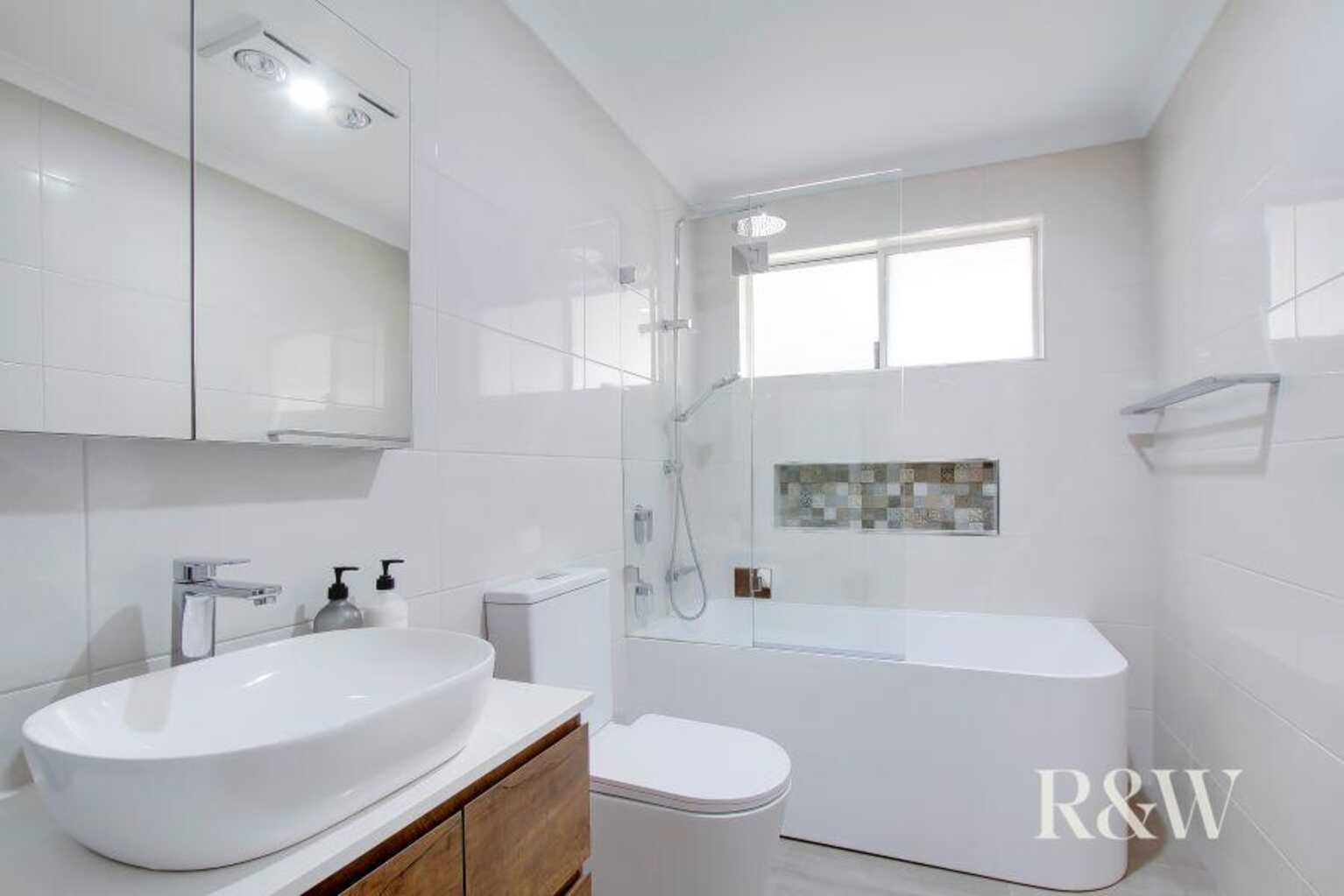 4 Como Close St Clair