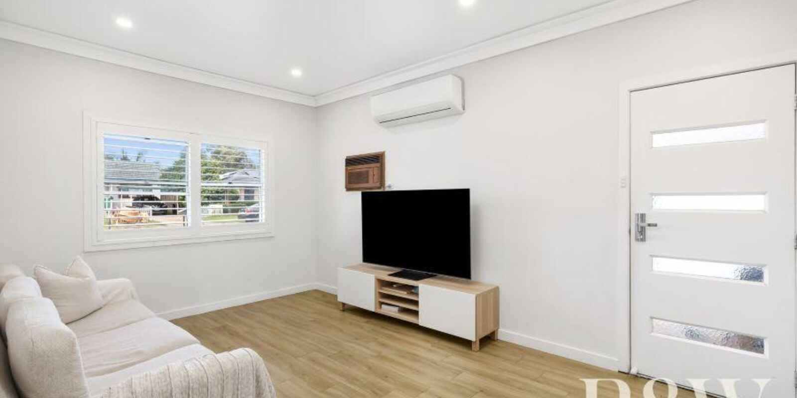 16 Dan Crescent Colyton