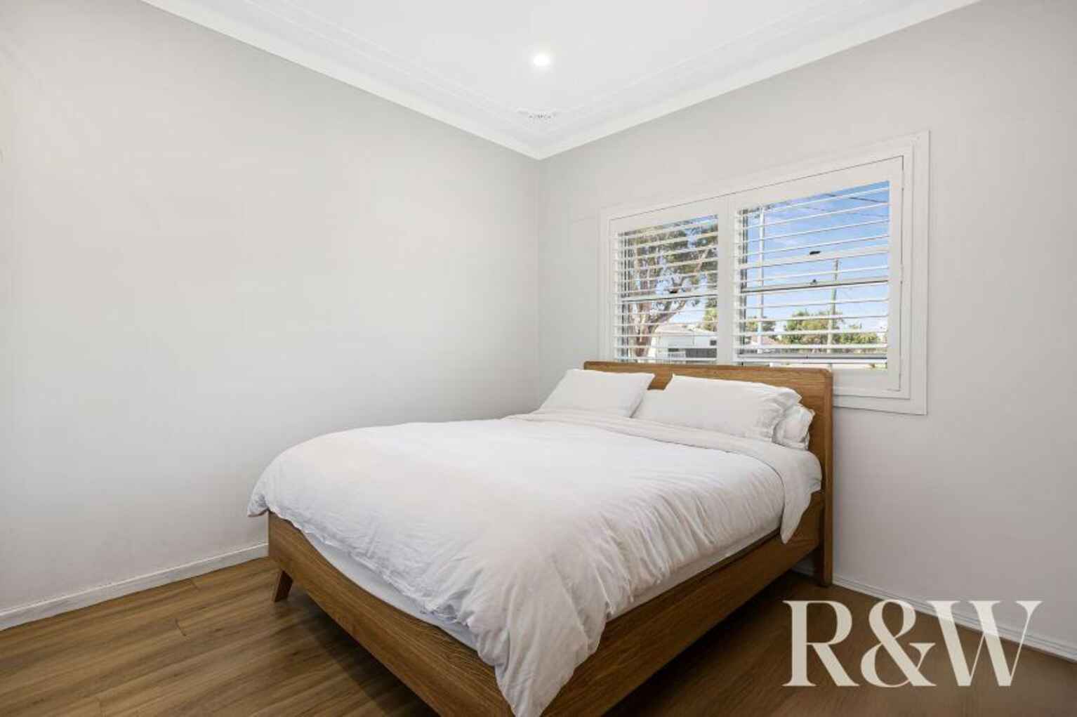 16 Dan Crescent Colyton