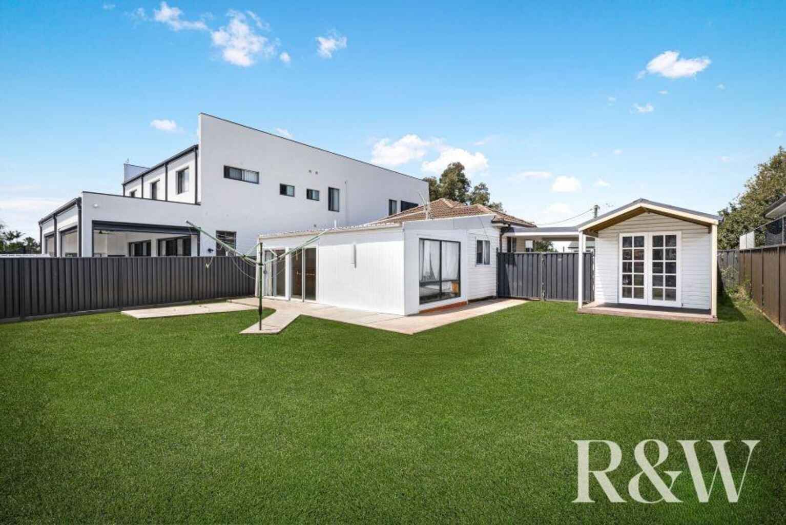 16 Dan Crescent Colyton