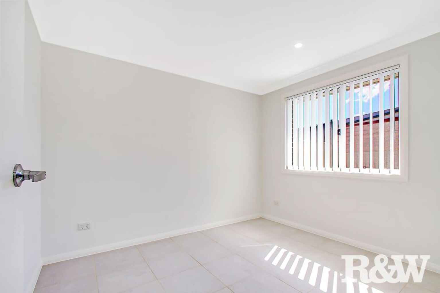 16A Mynah Close St Clair