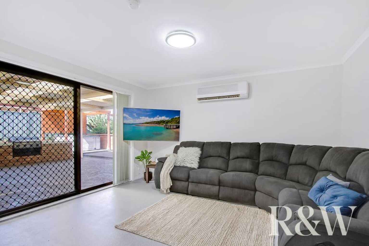 68 Windrush Circuit St Clair