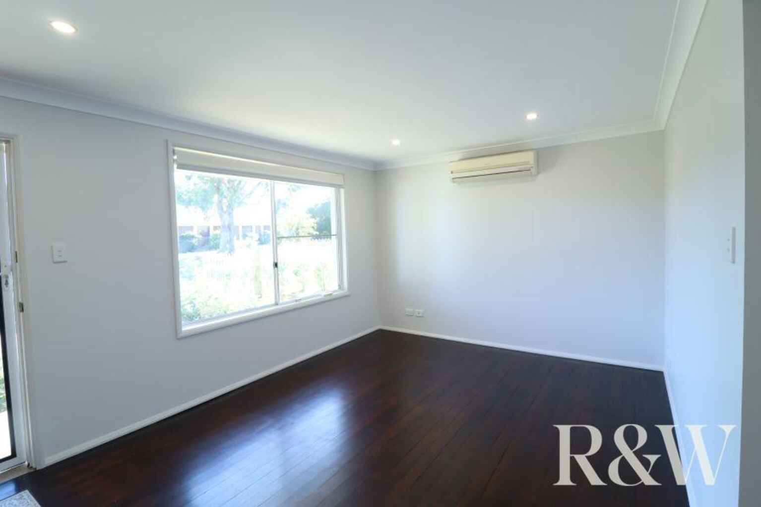 8 Nightmist Grove St Clair