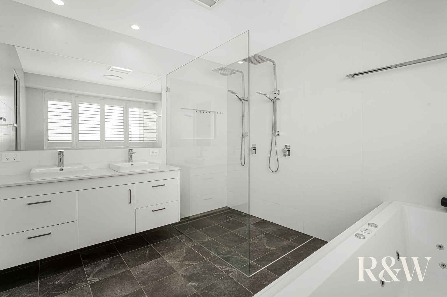 57 Kunipipi Street St Clair
