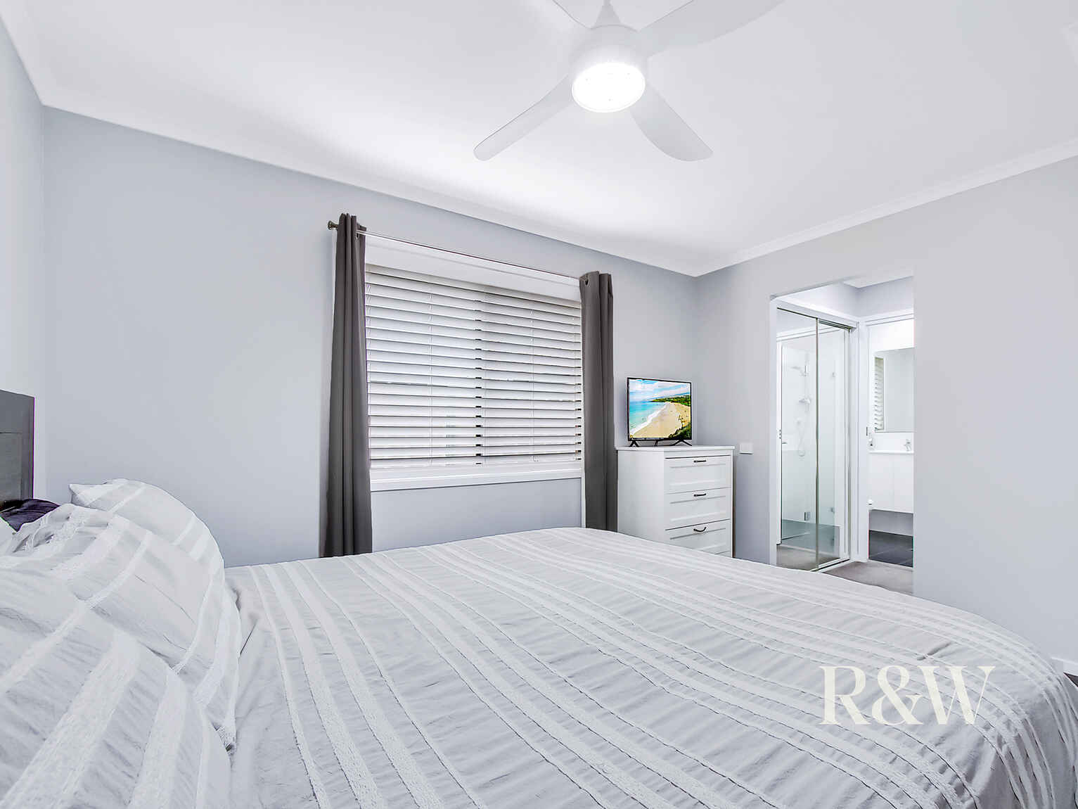 8 Kala Circuit St Clair