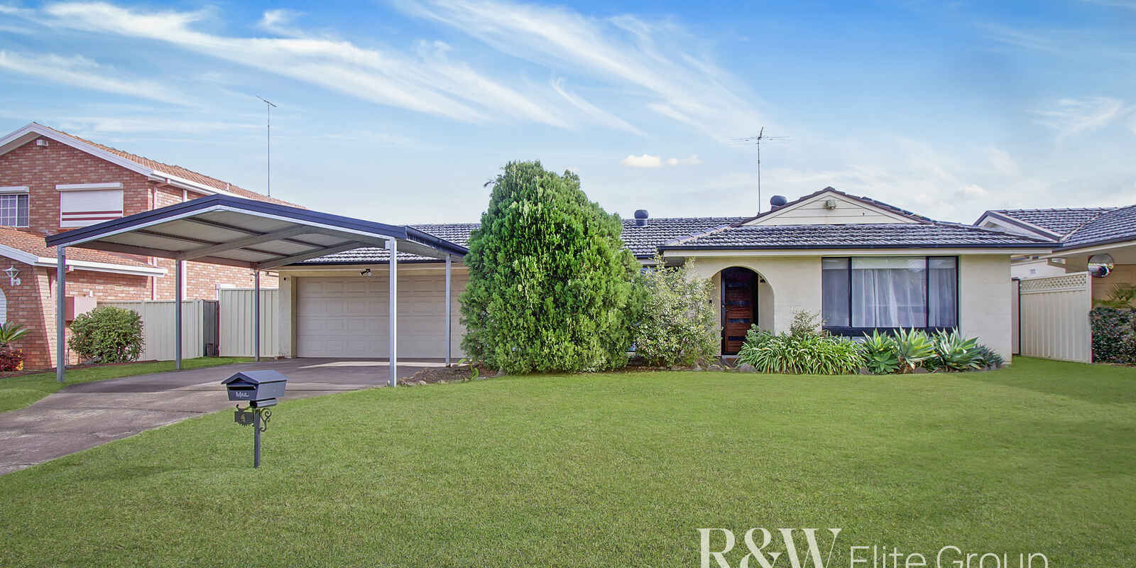 4 Como Close St Clair