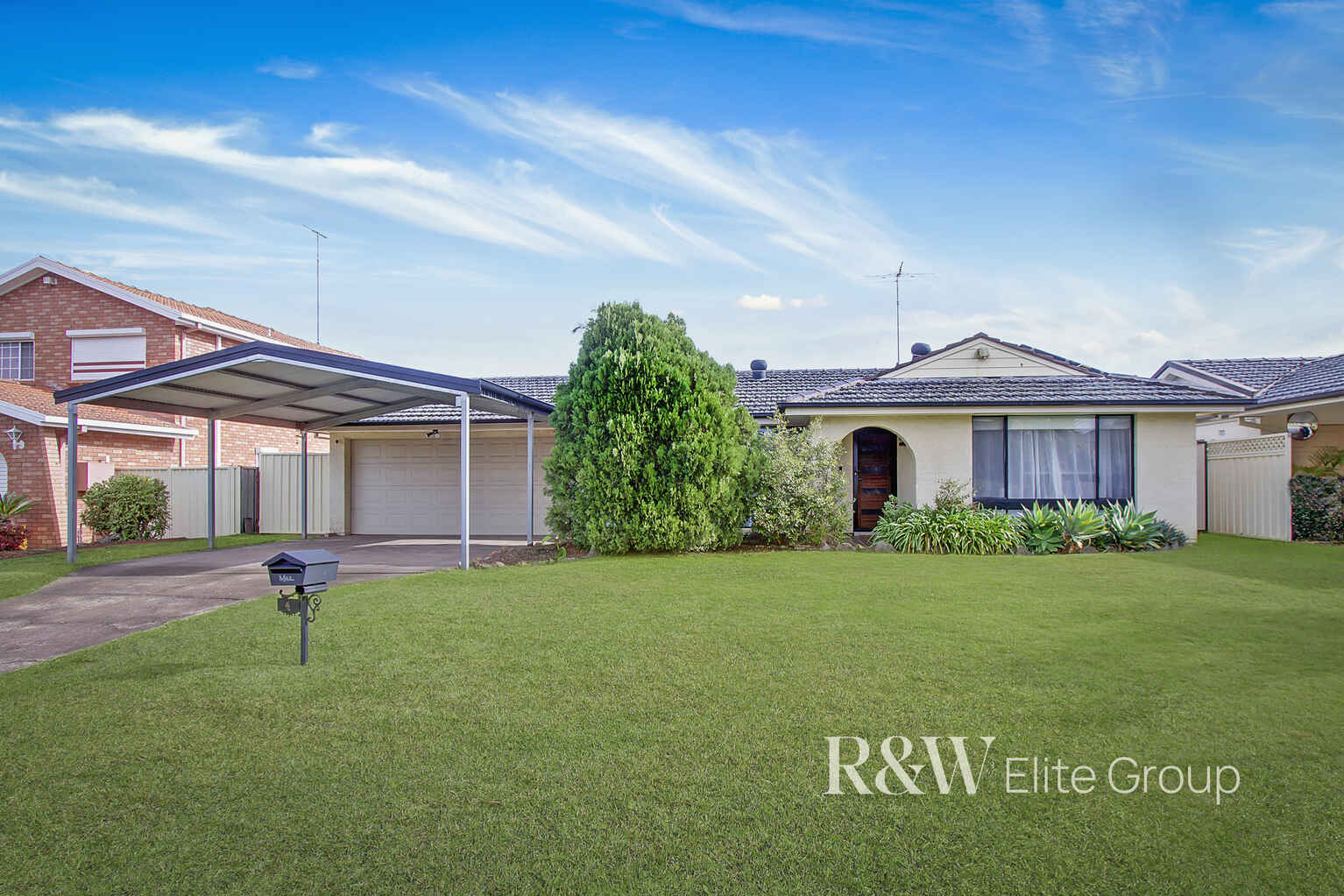 4 Como Close St Clair