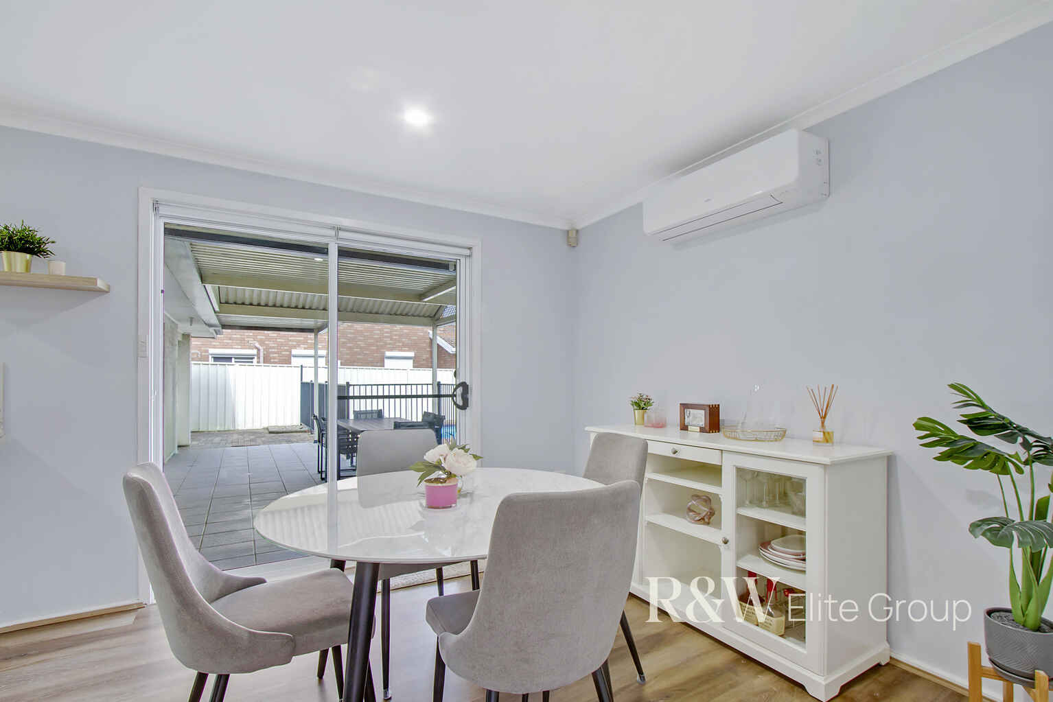 4 Como Close St Clair