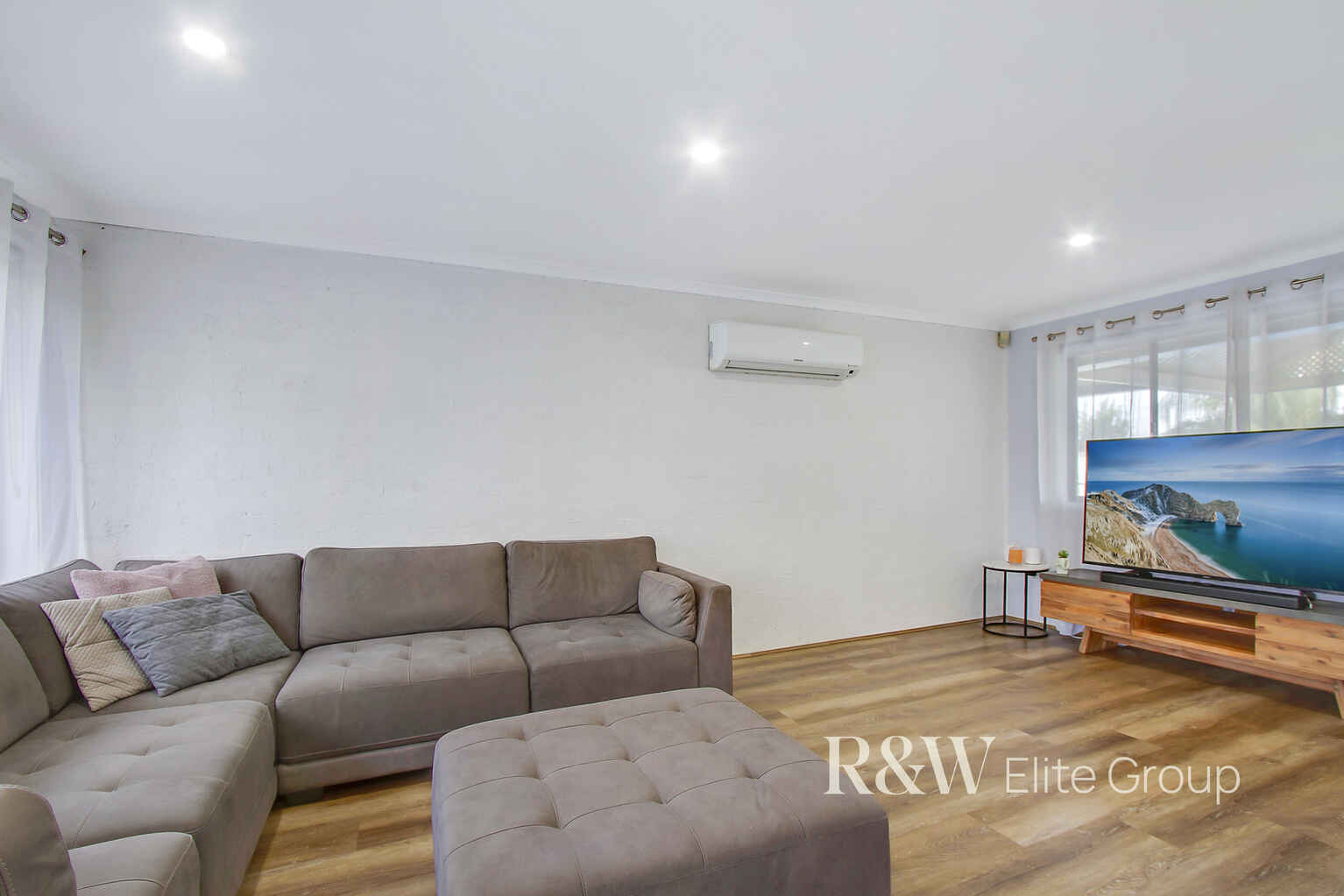 4 Como Close St Clair