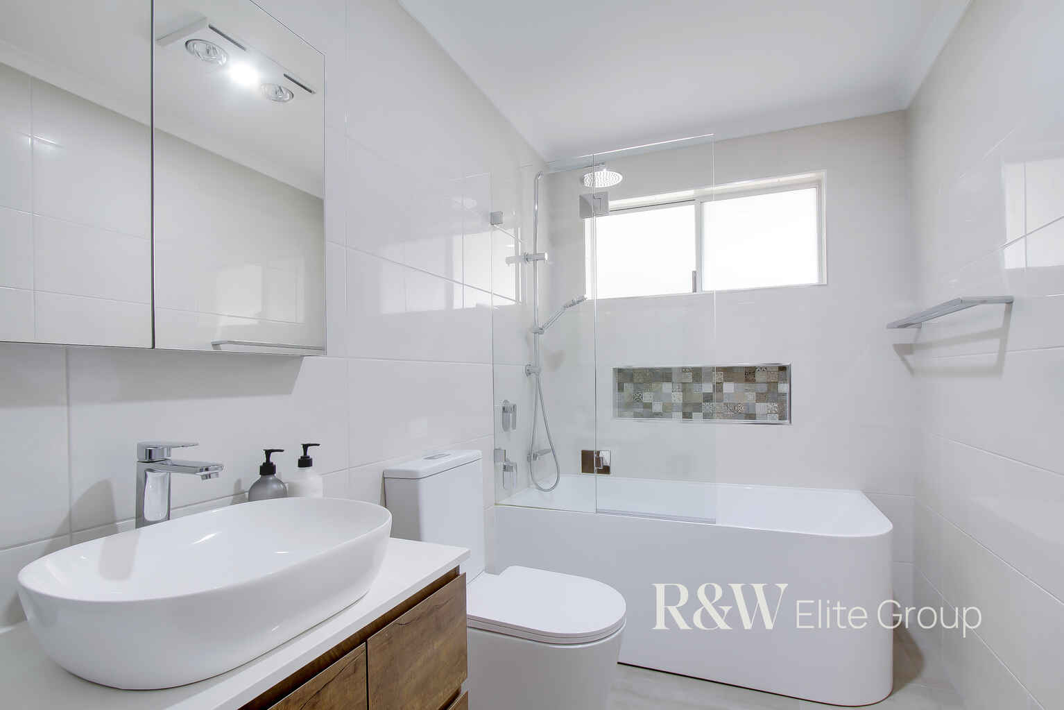 4 Como Close St Clair