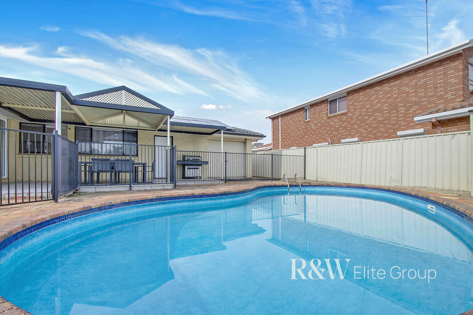 4 Como Close St Clair