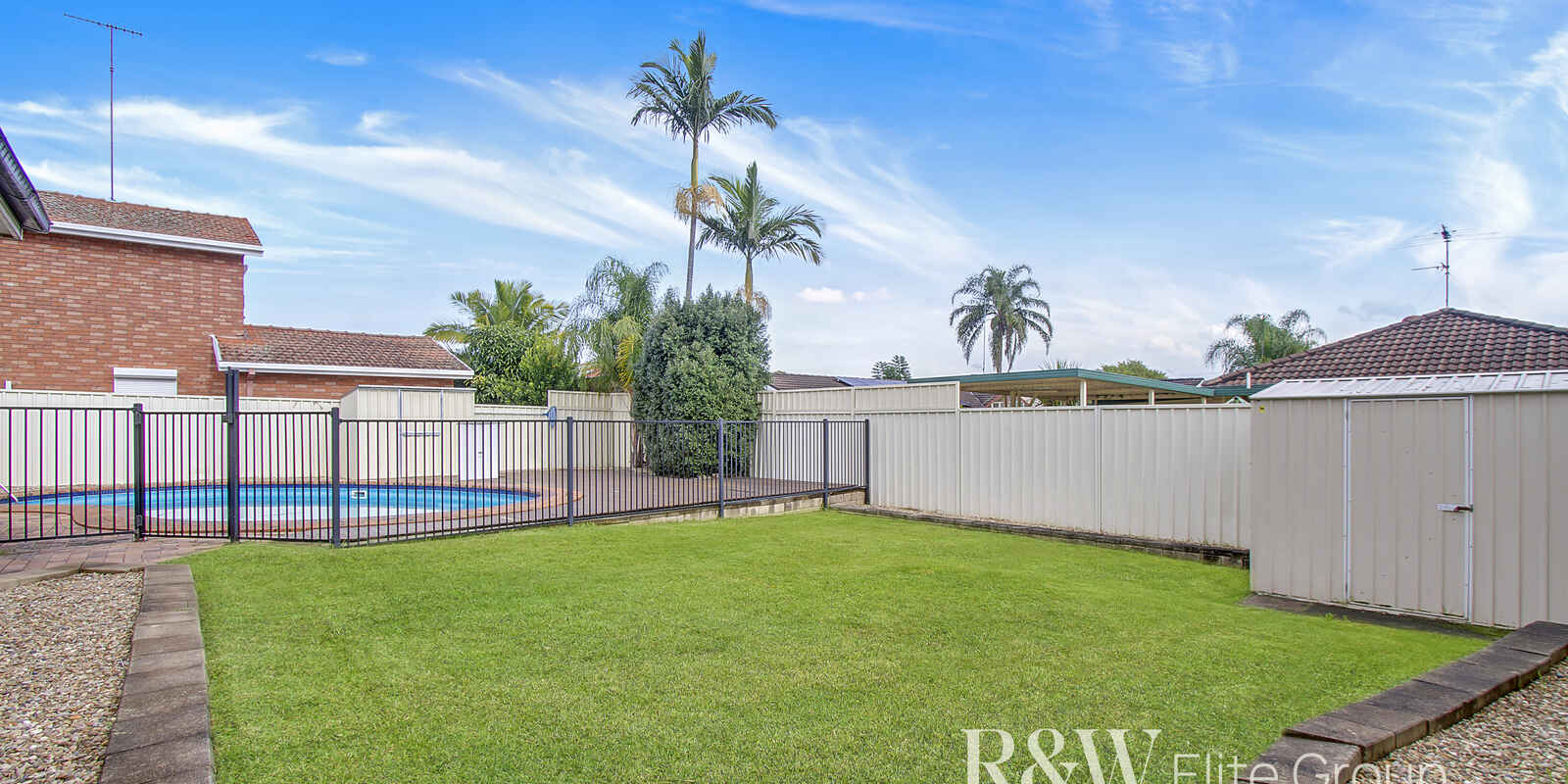4 Como Close St Clair
