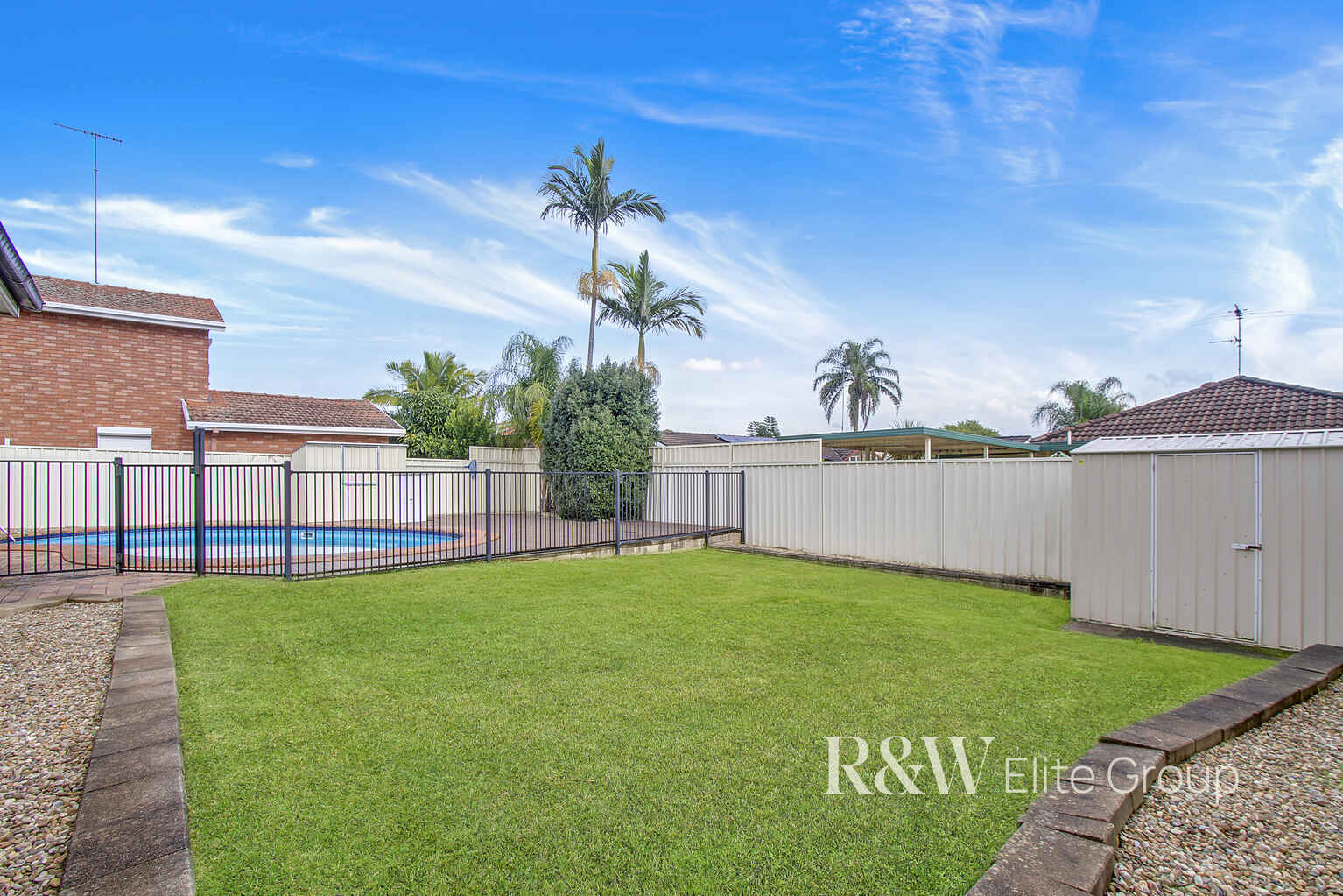 4 Como Close St Clair