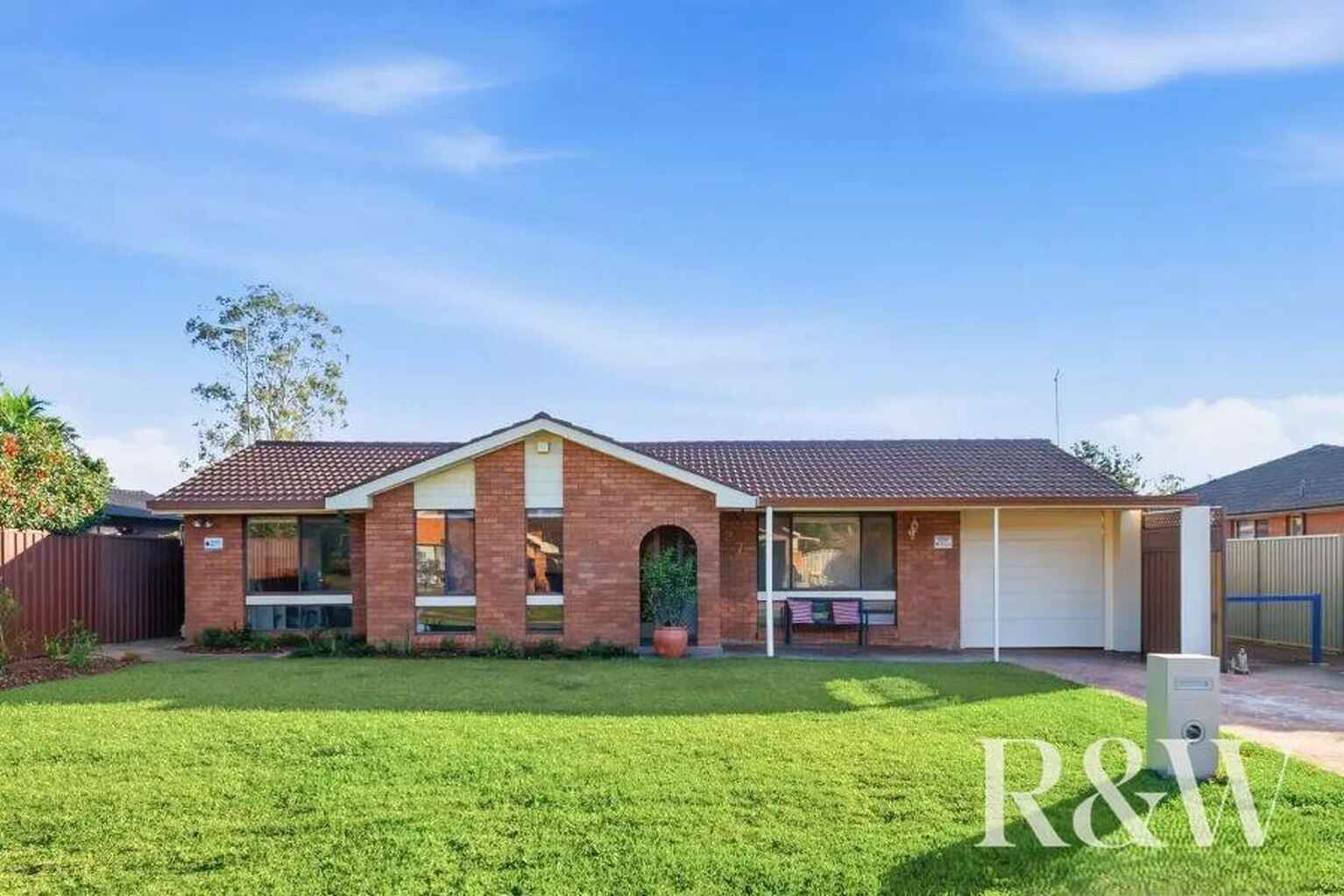 27 Grevillea Drive St Clair