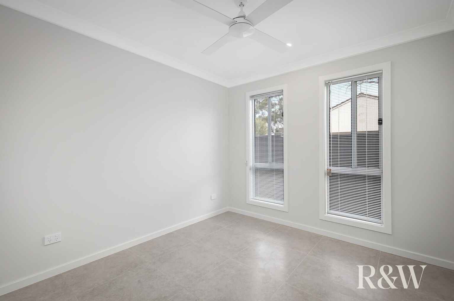 27 & 27A Ellsworth Drive Tregear 27 & 27A Ellsworth Drive Tregear