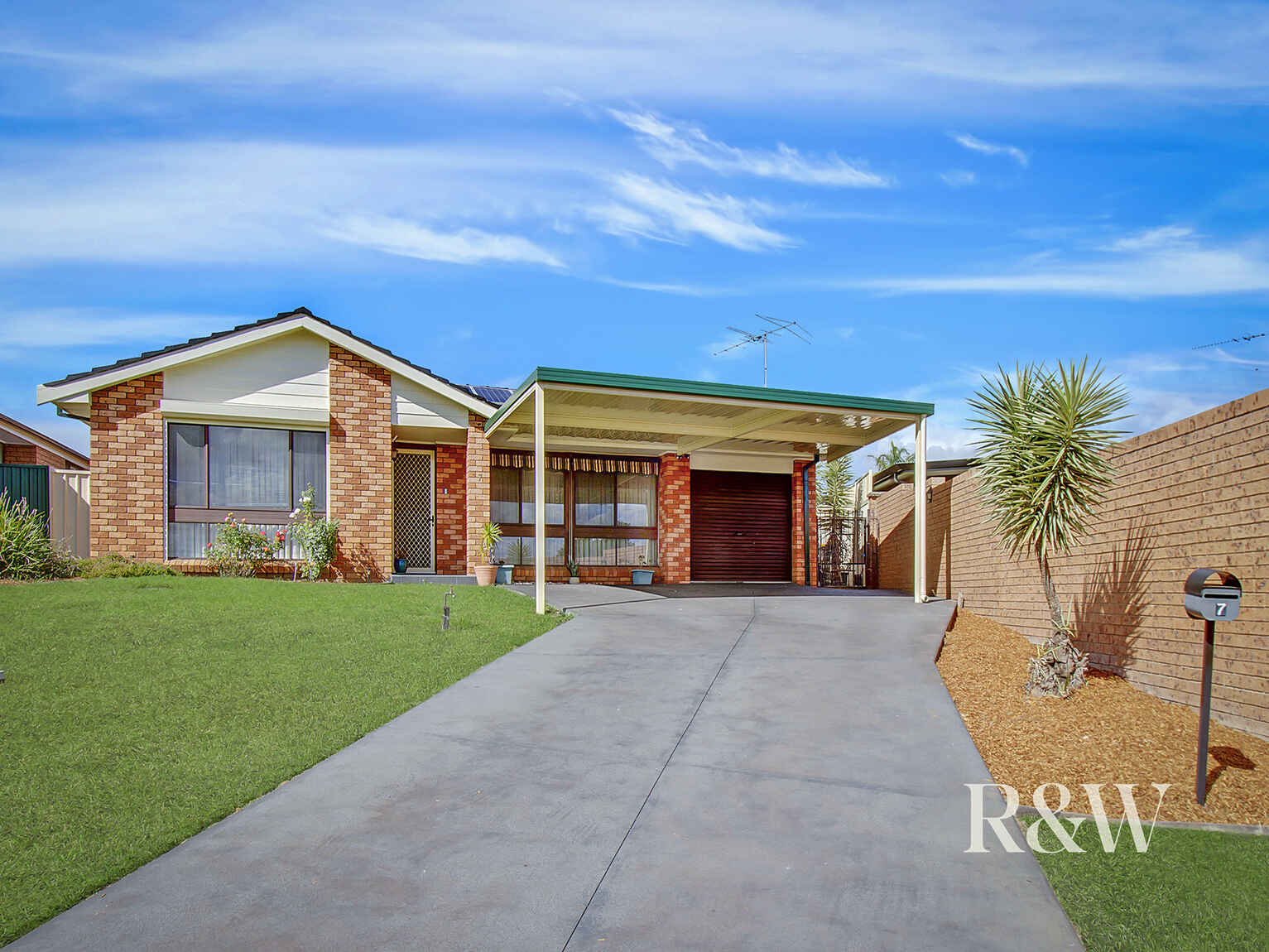 7 Eucumbene Place St Clair
