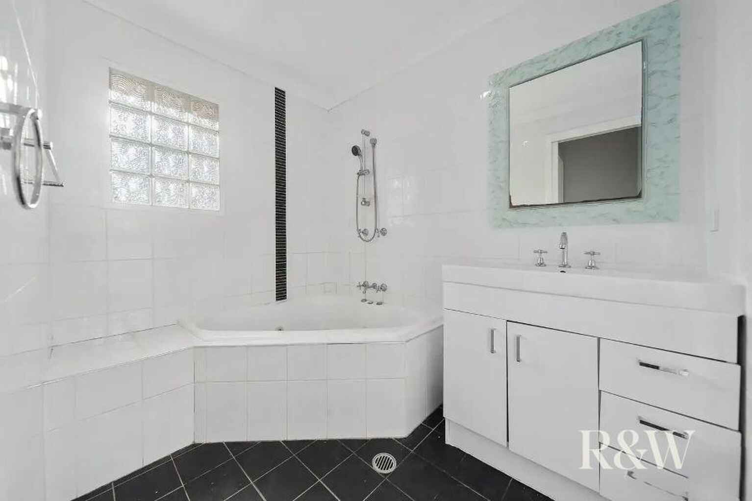 2 Owl Place St Clair