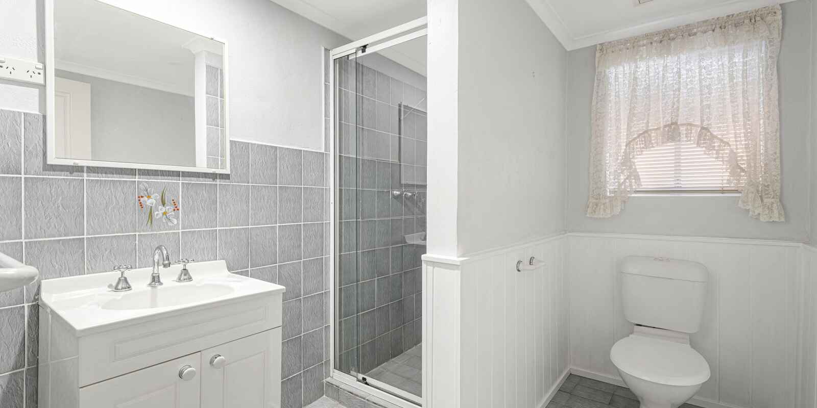 3 Caribou Close St Clair
