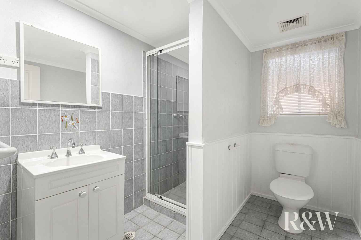 3 Caribou Close St Clair