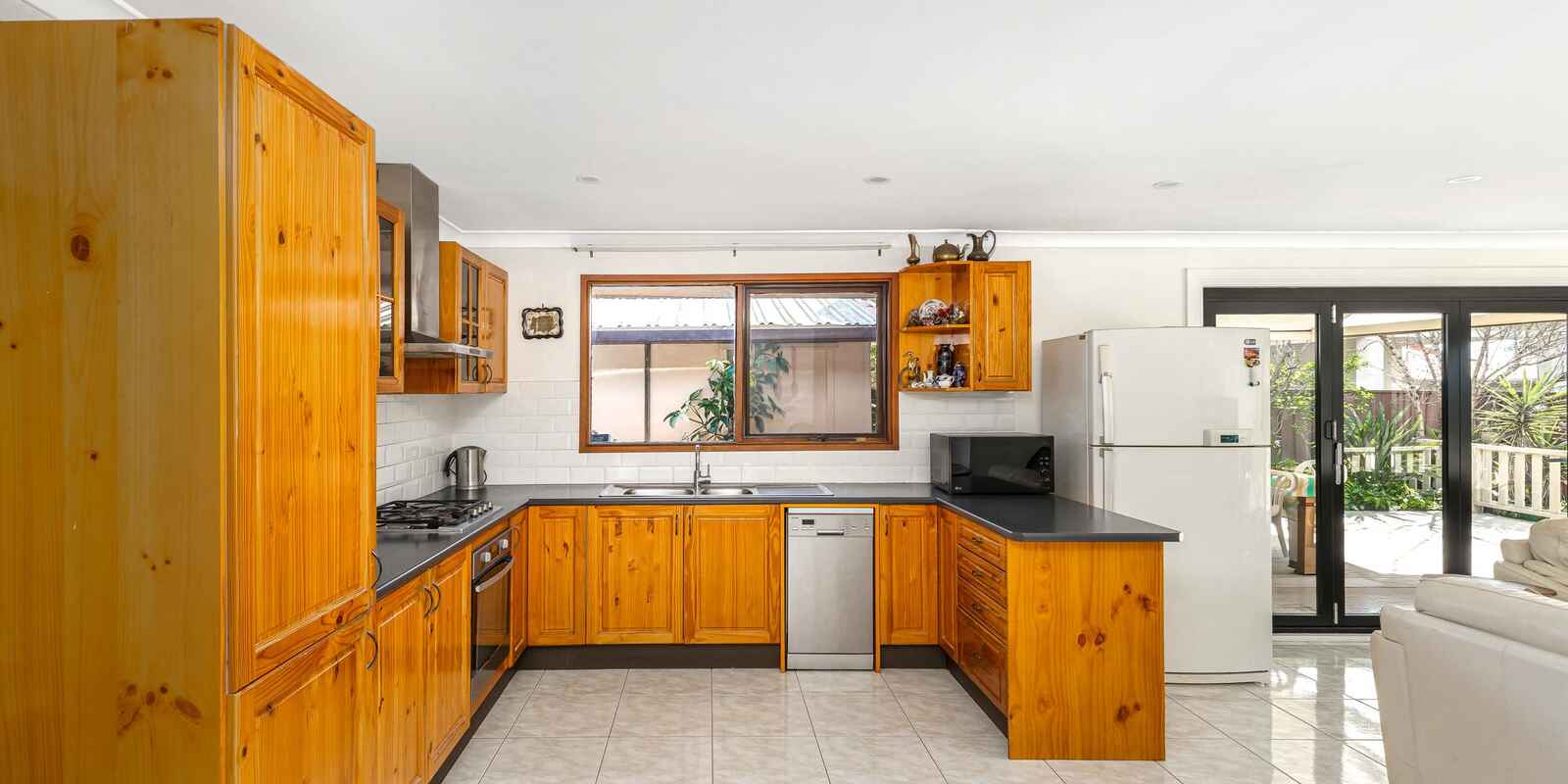 19 Rotorua Road St Clair 19 Rotorua Road St Clair