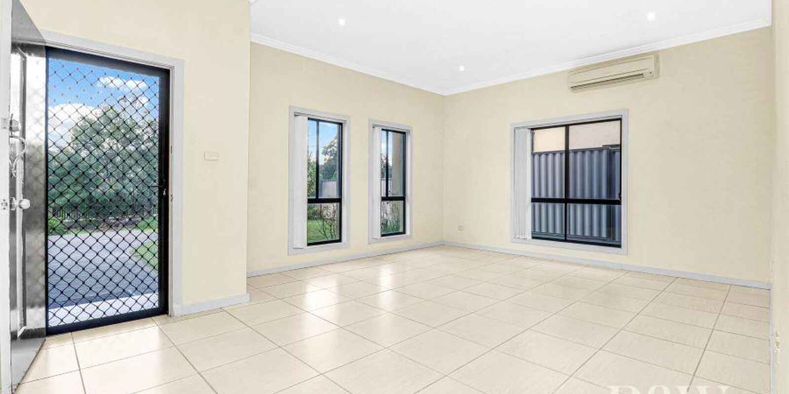 2/111 Melbourne Street Oxley Park