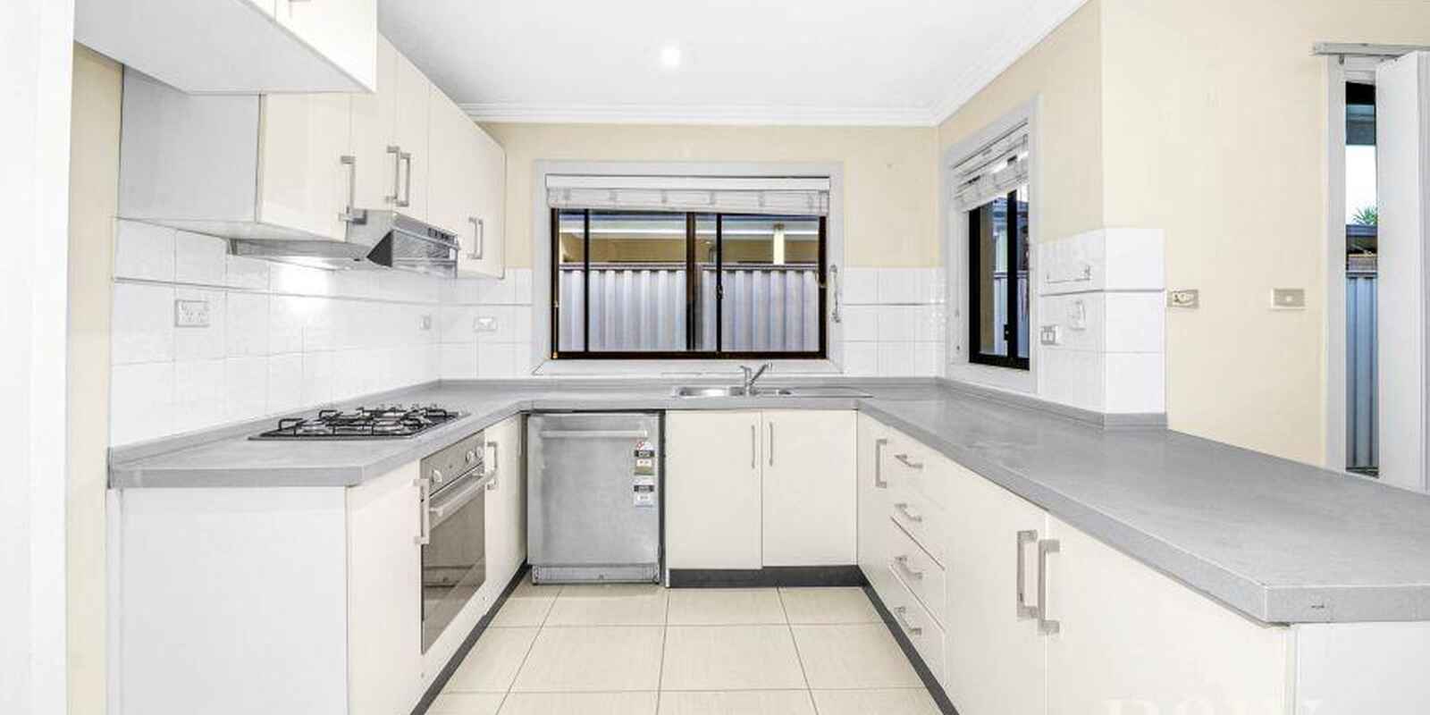 2/111 Melbourne Street Oxley Park