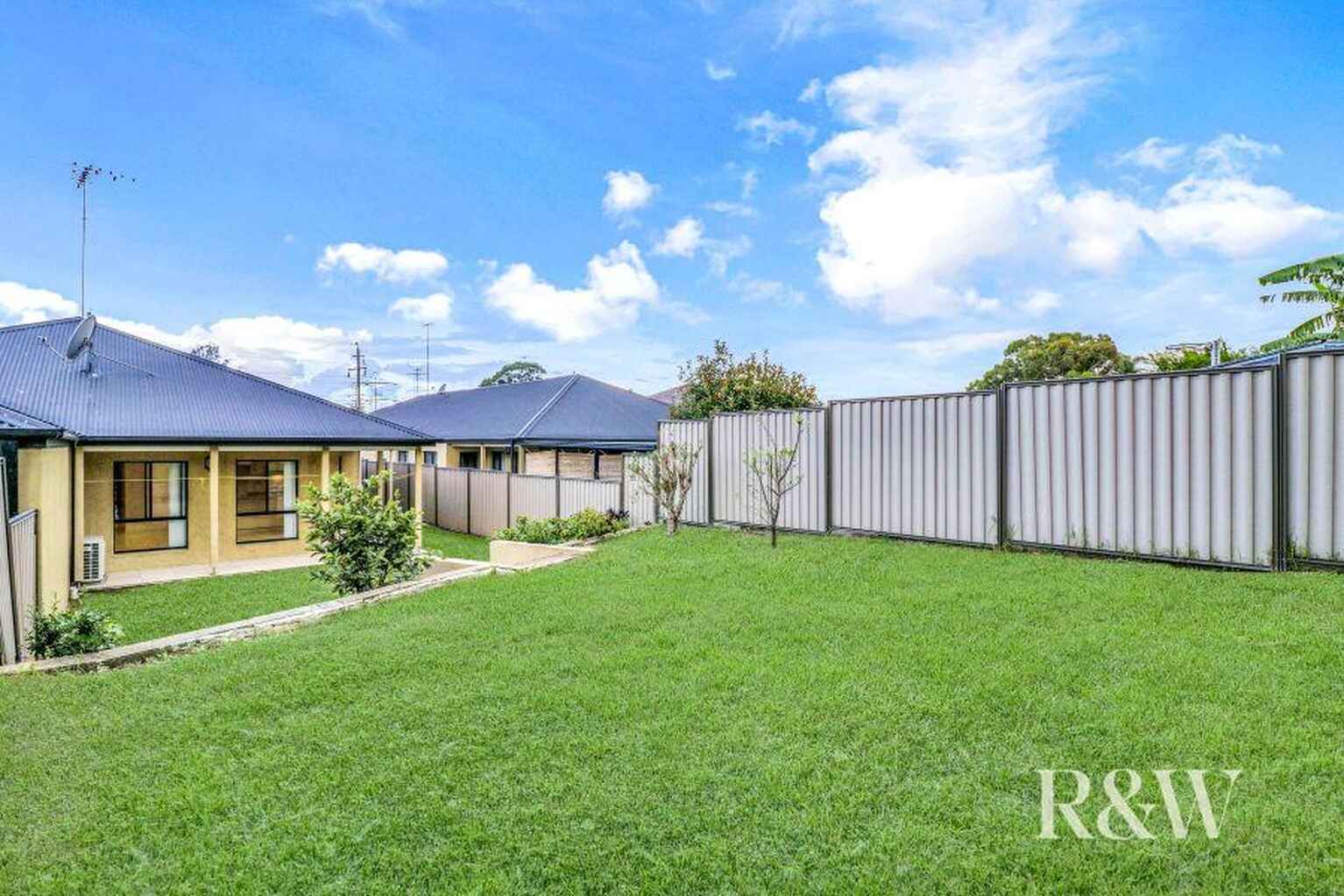 2/111 Melbourne Street Oxley Park