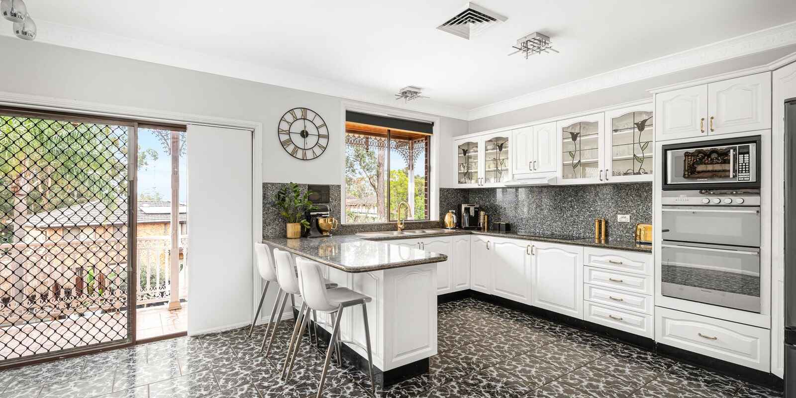 4 Nalong Street St Clair 4 Nalong Street St Clair