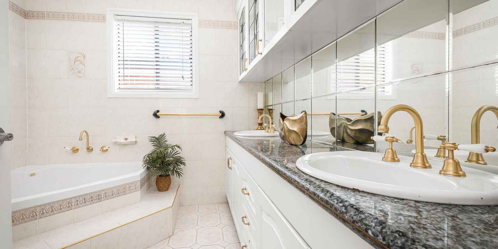 4 Nalong Street St Clair 4 Nalong Street St Clair