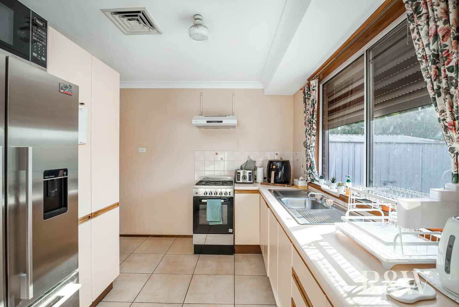 4 & 4A Neenan Place Erskine Park