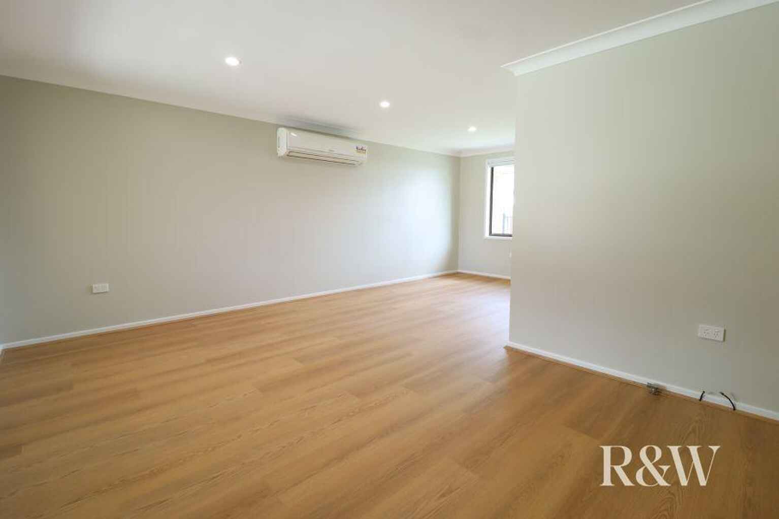 6 Bowerbird Crescent St Clair