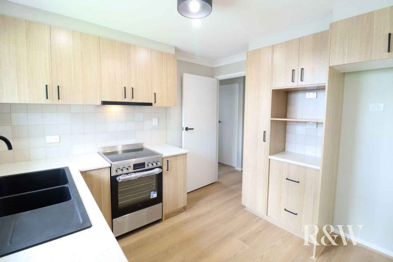 6 Bowerbird Crescent St Clair