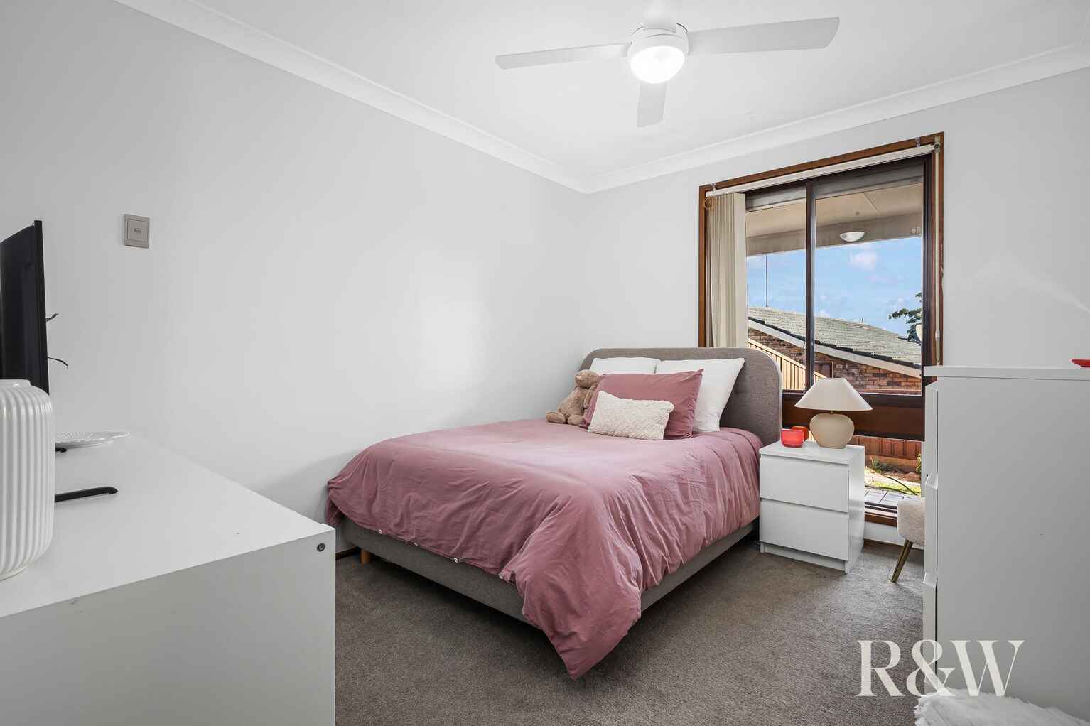 36 Explorers Way St Clair