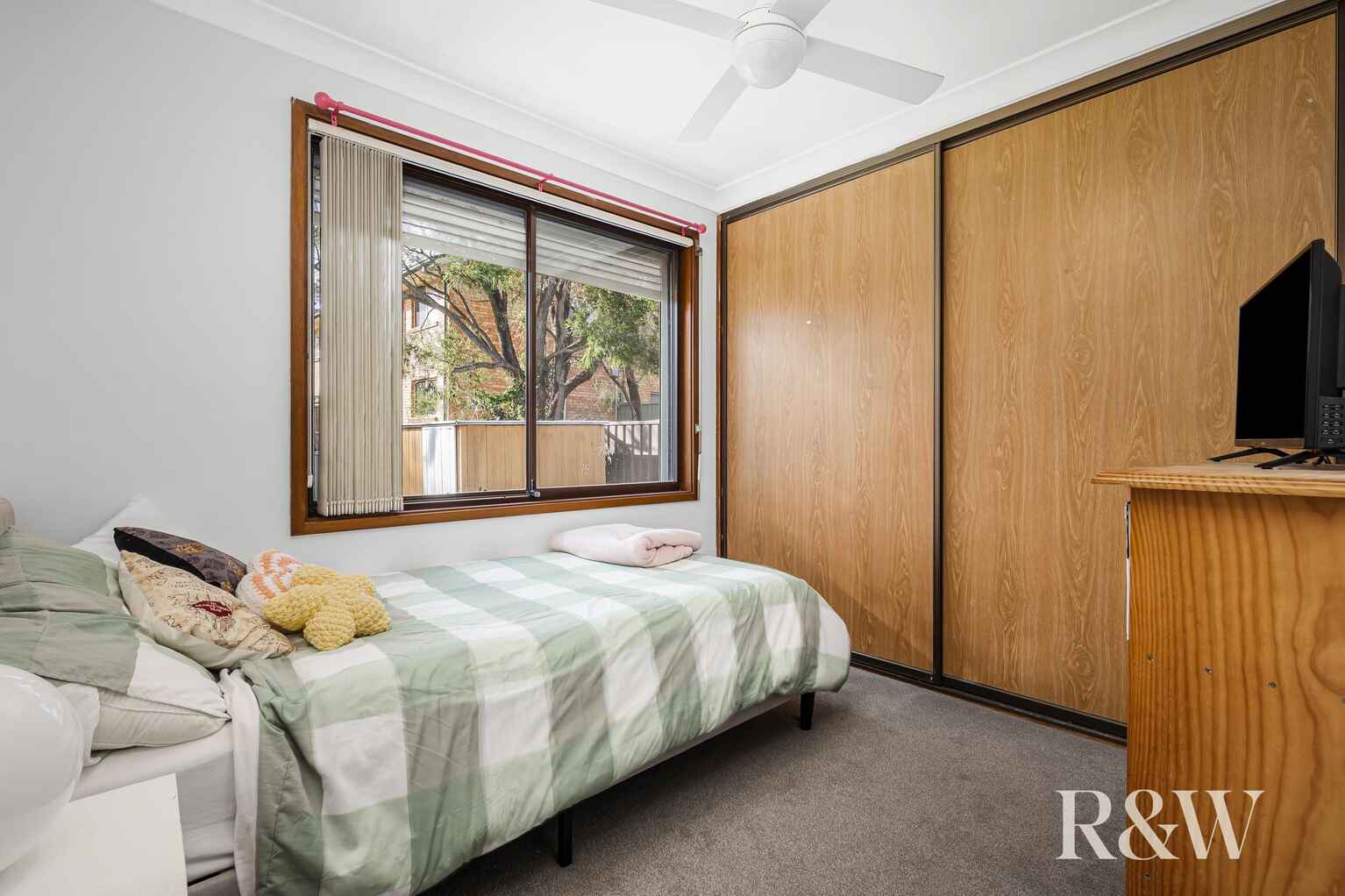 36 Explorers Way St Clair